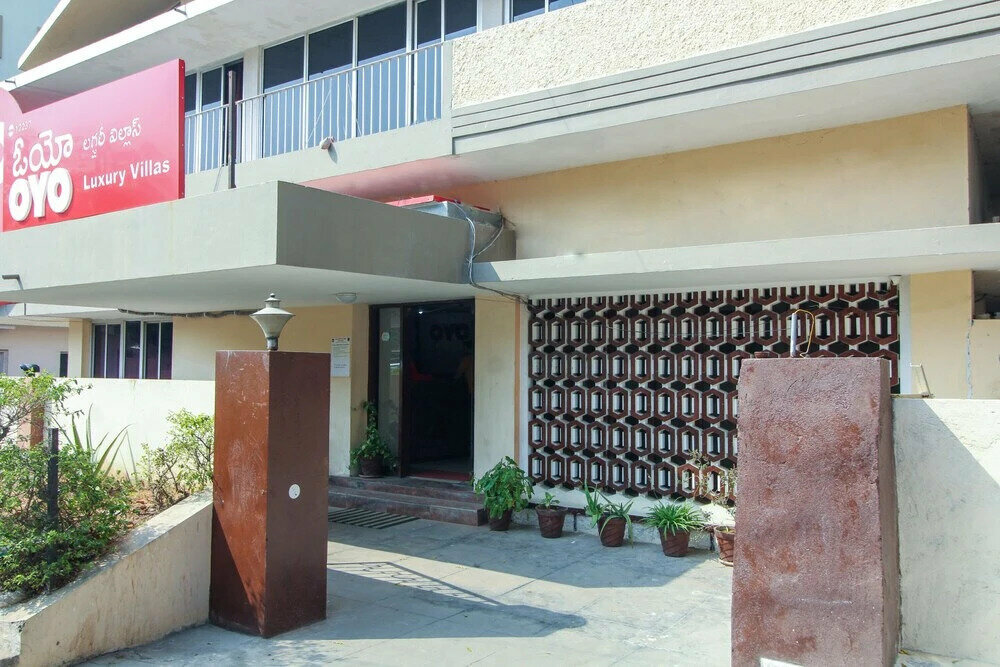 Oyo Luxury Villas Near Begumpet Airport