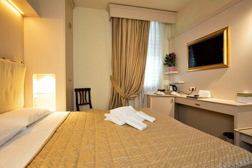 Hotel Arcobaleno Siena, Забронировать Отель Отели Сиены с завтраком, рядом с Железнодорожный вокзал Сиены, Завтраки