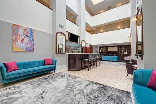 The Roslyn, Tapestry Collection by Hilton, Book Hotel  