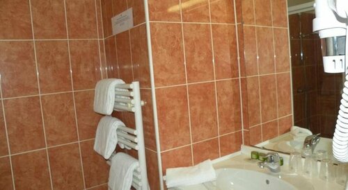 LEspadon, Забронировать Отель Отели Земель Луары с парковкой, Парковка