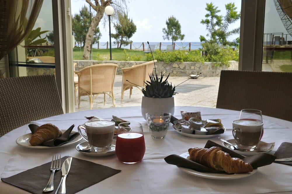 Aregai Marina Hotel & Residence