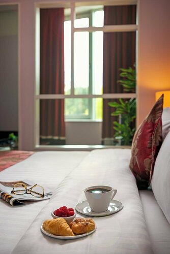 Carlton Hotel Blanchardstown, Забронировать Отель Бланчардстаун Дублин