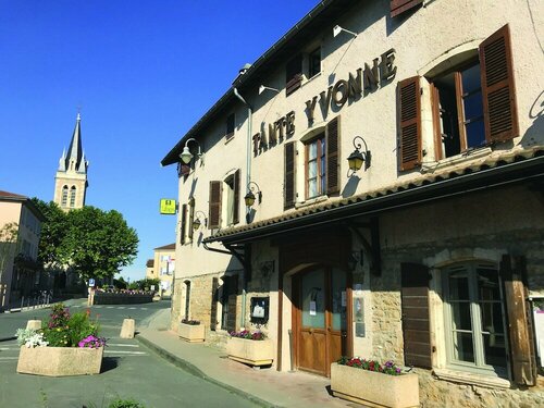 Logis Hôtel Tante Yvonne & son restaurant semi-gastronomique - Lyon Nord, Забронировать Отель Кенсьё Rhône