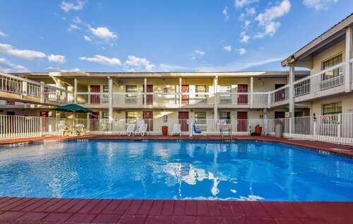 Red Roof Inn Plano, Забронировать Отель Недорогие отели Dallas - Fort Worth Metropolitan Area, недорогие