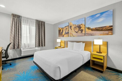 Days Inn by Wyndham Wall, Забронировать Отель Уолл Badlands National Park, рядом с Информационно-туристический центр National Grasslands