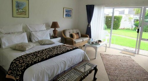 Hortensia Lodge, Забронировать Отель Отели Херманус с парковкой, рядом с Hermanus Golf Club, Парковка