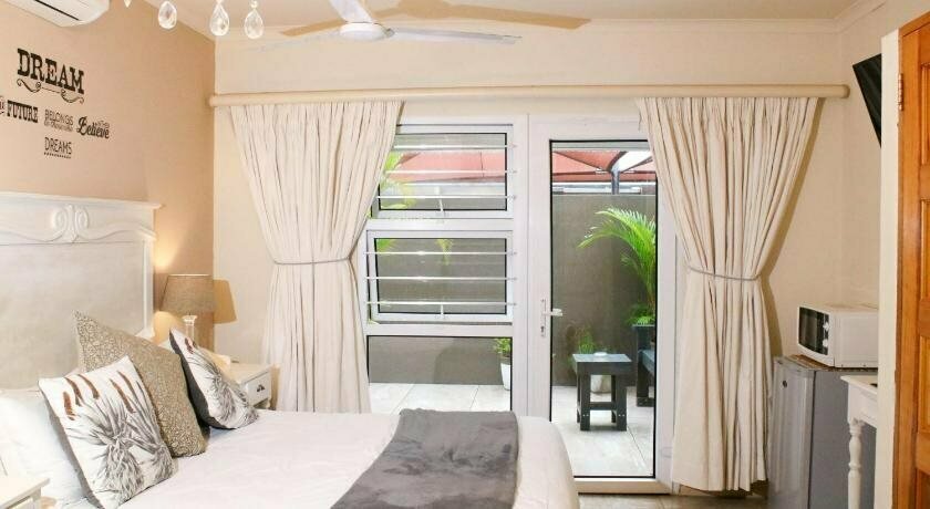305 Hotel