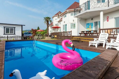 Geojerowa Pension, Book Pension Hoteller i Geoje med pool, Swimmingpool