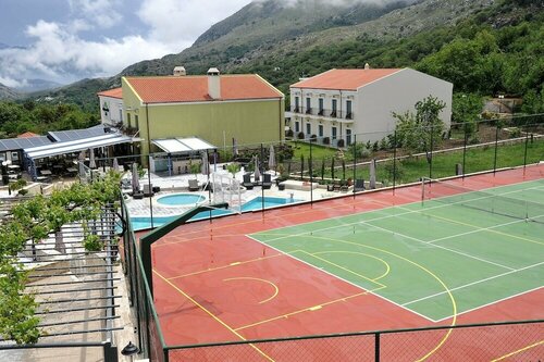 Alexander Mountain Resort