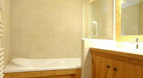 Résidence l'Alpina Lodge, Reserva ahora Hotel Hoteles en Oisans con aparcamiento, Aparcamiento