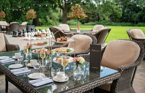 Woodlands Park Hotel, Забронировать Отель Кобхэм Суррей