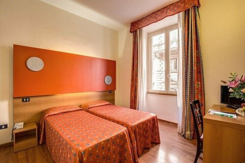 Hotel San Remo, Забронировать Отель Отели Рима с парковкой, рядом с Кавур, Парковка