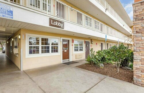 Studio 6 Suites Sacramento Northgate CA, Забронировать Отель Сакраменто Сакраменто