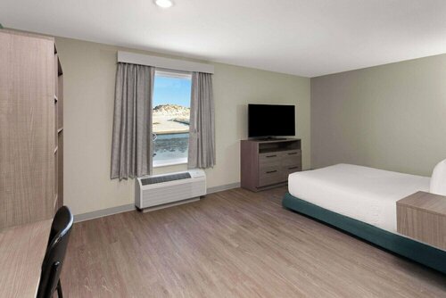 ECHO Suites Extended Stay by Wyndham Madison, Rezervovat Hotel Madison Wisconsin
