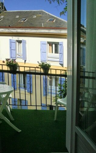Hôtel Le Square, Rezervați Hotel Capvern Hautes-Pyrénées