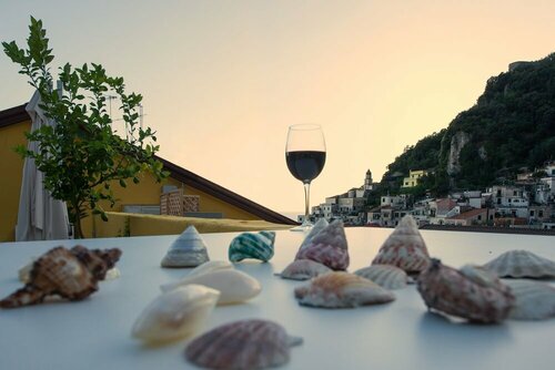 Amalfi Luxury House, Забронировать Отель «постель и завтрак» Амальфи Побережье Амальфи, рядом с Cloister of Paradise Chiostro del Paradiso