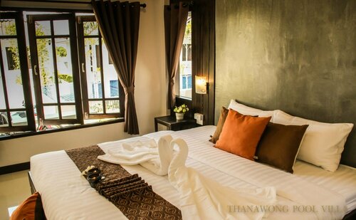 Thanawong Pool Villa, Забронировать Вилла Отели Сукхотхай с парковкой, Парковка