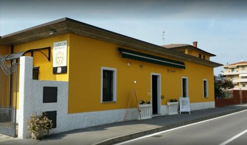 Locanda I Tarocchi, Забронировать Гостевой дом Отели Мизано-ди-Джера-д’Адда с парковкой, Парковка