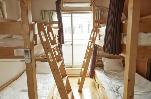Japan Hostel Shinya Tokkyu, Забронировать Хостел Токио Токийский столичный округ, рядом с Выставочный комплекс Ota City Industrial Plaza PiO