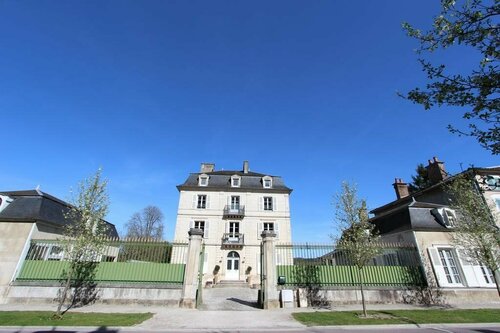 Heritage Castle in Bar-sur-Seine near River, Réserver Hôtel Bar-sur-Seine 