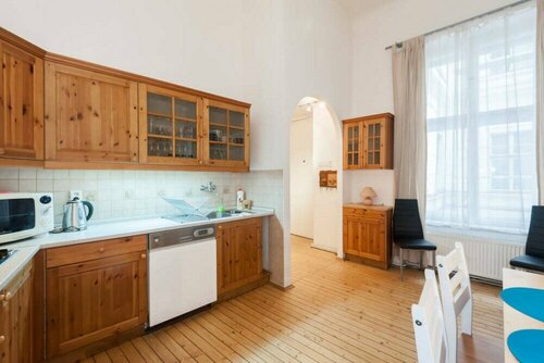 Franz Kafka Apartment, Забронировать Апартаменты/квартира Отели Праги с парковкой, рядом с Сады Врхлицкого, Парковка