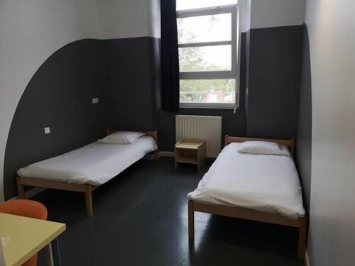 Auberge de Jeunesse HI Amiens, Забронировать Хостел Отели Амьена с завтраком, рядом с Парк Хотой, Завтраки