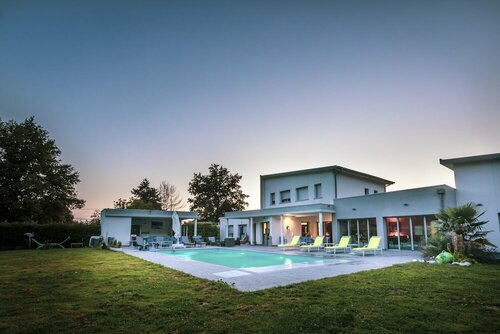 Domaine Georges V Chambres d'hôtes avec piscine entre Saint-Junien et Oradour-Sur Glane