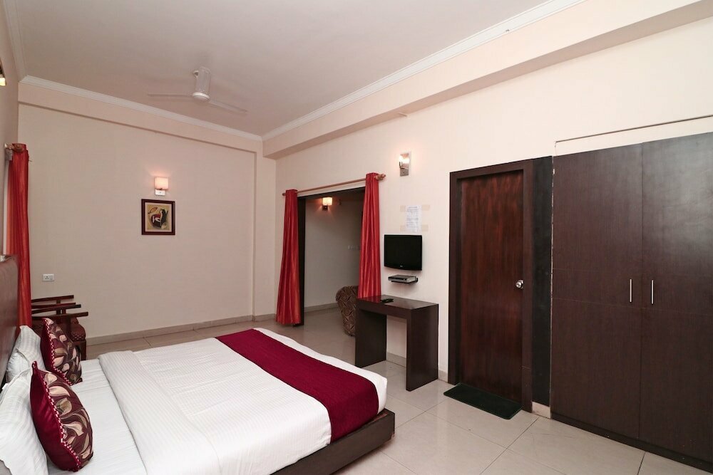 OYO 4754 Hotel Center Point
