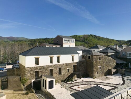 Alda Triacastela, Reservar Hotel Hotéis em Lugo Province com estacionamento, Estacionamento