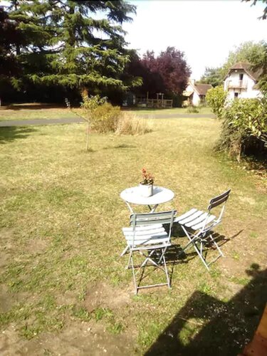 Les Tonneaux de l'Eure Logement Insolite, Book Pension Neuilly Ile de France