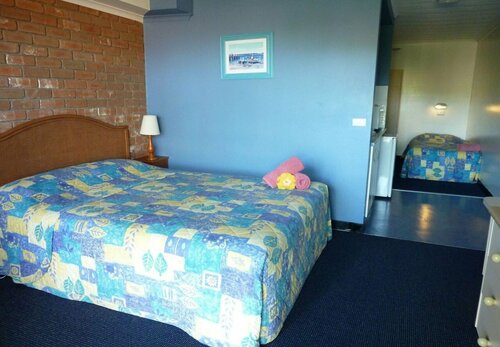 Sapphire Waters Motor Inn, Забронировать Мини-отель Меримбула Sapphire Coast, рядом с Парк аттракционов Top Fun в городе Меримбула