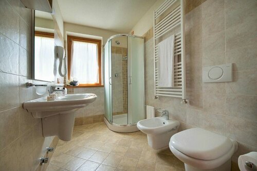 Residence Adamello Resort, Забронировать Курортный отель Понте-ди-Леньо Адамелло