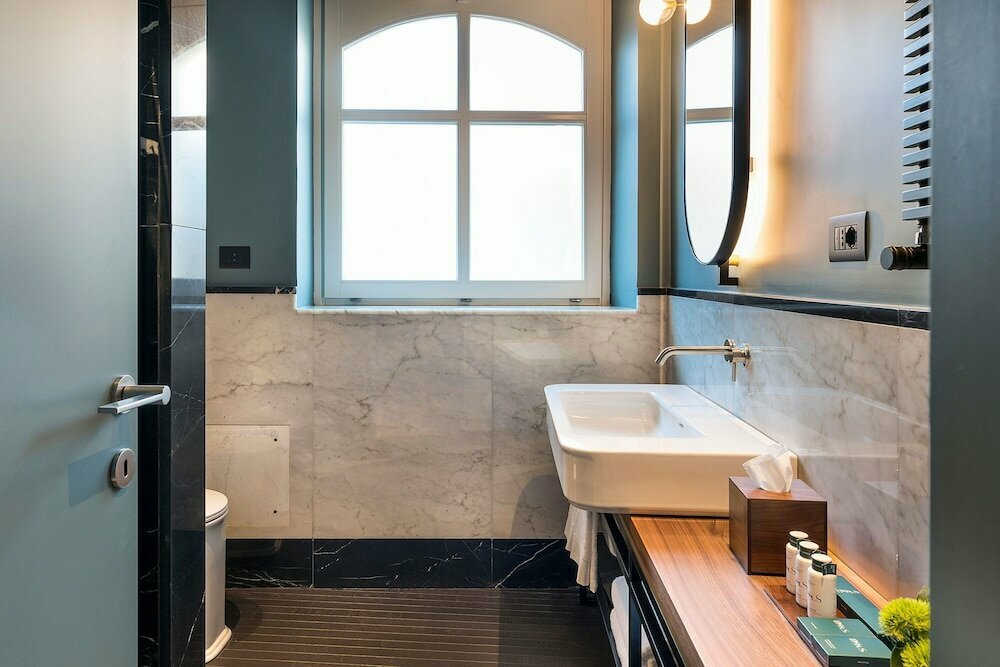 Byssus Suites