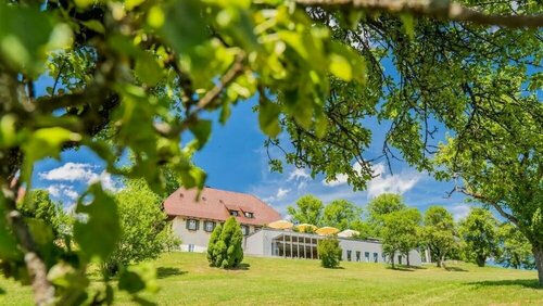 Hotel Hofgut Hohenkarpfen, Забронировать Отель Отели Хаузен-об-Ферена 3 звезды, 3*