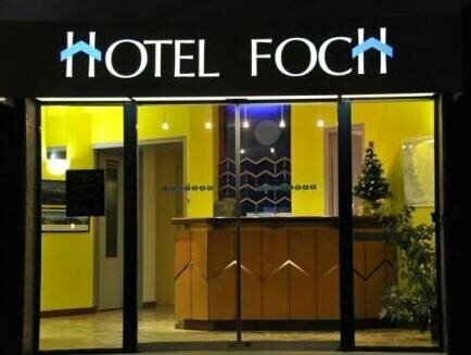 Hotel Foch, Besancon, Забронировать Отель Безансон Ду, рядом с Культурный центр Cité des Arts