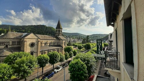 Hôtel Le Genève, Book Hotel Hoteller i Rhône-Alps med parkering, Parkering