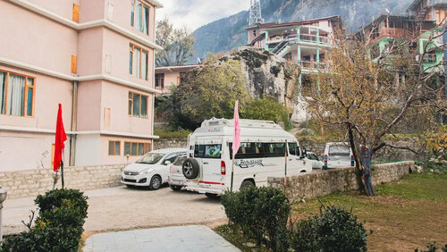 Hotel Radhika Palace Manali, Забронировать Отель Алео Манали