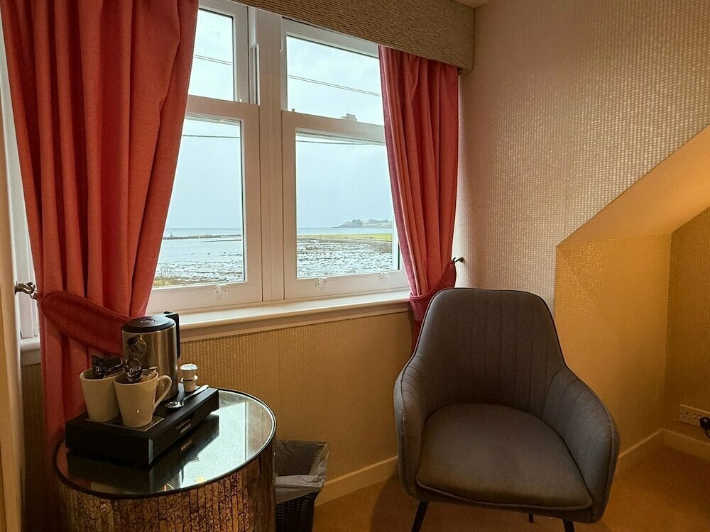Airds Hotel