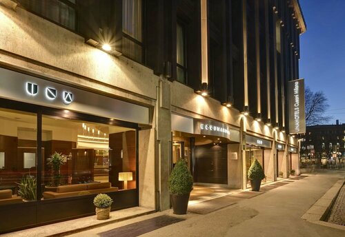 UNAHOTELS Cusani Milano, Prenota Hotel Milano Centro Milano, vicino a Triennale di Milano