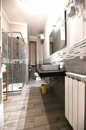 Hotel Bristol, Забронировать Отель Отели Триеста с завтраком, рядом с Kleine Berlin, Завтраки