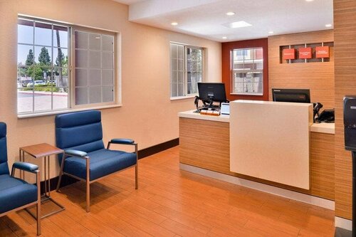 TownePlace Suites by Marriott Ontario Airport, Забронировать Отель Отели Ранчо-Кукамонга с парковкой, Парковка