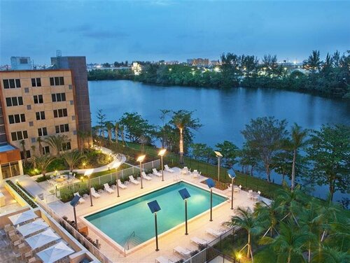 Element Miami International Airport, Book Hotel Hoteller i Miami Beach med parkering, Parkering