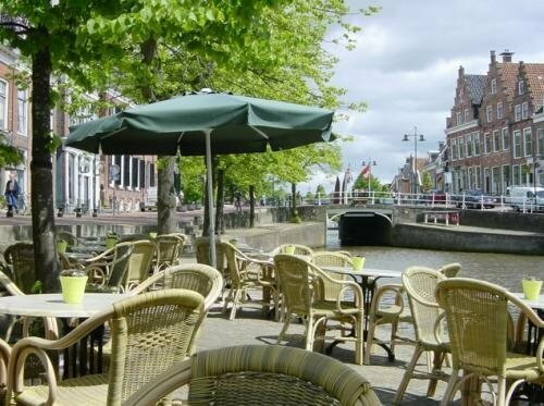 Hotel Café Restaurant 't Raedhûs, Rezervovat Hotel Dokkum Friesland