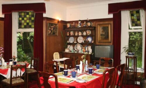 Oakfield Lodge, Rezervați Pensiune Pensiuni în Merseyside, Pensiune