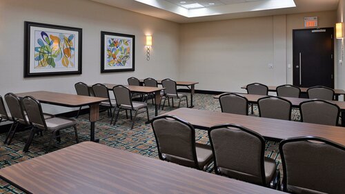 Holiday Inn Hotel & Suites Edmonton Airport Conference Centre by IHG, Rezervovat Hotel Alberta hotely s bazénem, Bazén