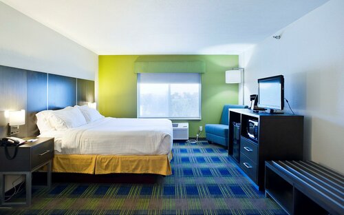 Holiday Inn Express Hotel & Suites Vermillion by IHG, Забронировать Отель Отели Вермиллиона с бассейном, рядом с Sanford Coyote Sports Center, Бассейн