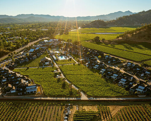 Four Seasons Resort Napa Valley, Забронировать Курортный отель Отели Калистогов с парковкой, рядом с Indian Springs Mud Baths, Парковка
