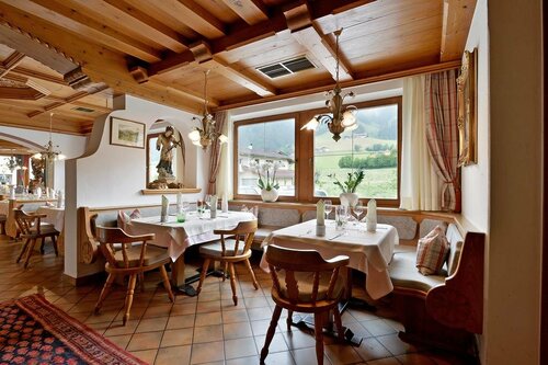 Landgasthof - Restaurant - Fleischhauerei - Metzgerwirt, Забронировать Отель Отели Швац 3 звезды, 3*