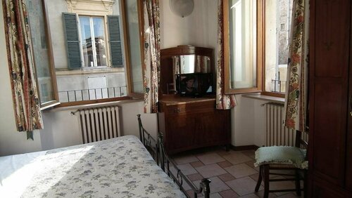 Casa Laura, Забронировать Отель Отели Сиены с бассейном, рядом с Piazza Salimbeni, Бассейн