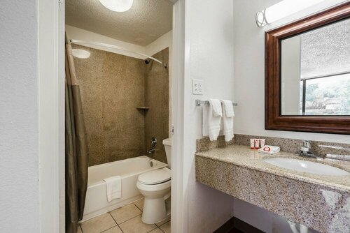 OYO Hotel Bossier City LA - Red River, Забронировать Отель Бошьер-Сити Луизиана